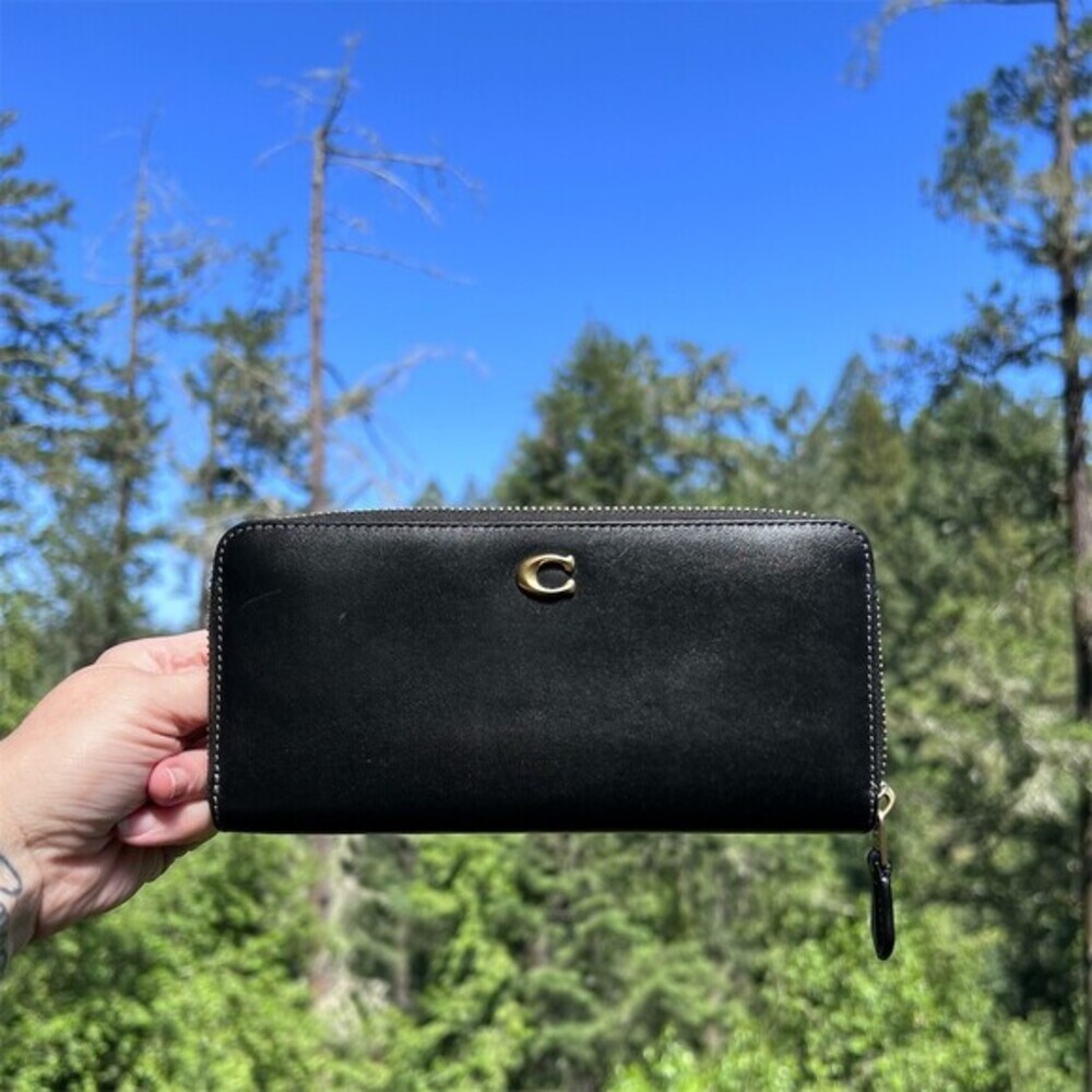 COACH Smooth BLACK Leather Wallet with Gold Hardware AUTHENTIC